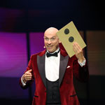 Energiegeladenes Entertainment mit Wolf Fisher: humorvoll, souverän und mitreißend – der erfahrene Entertainer für Corporate Events, Veranstaltungen und große Shows.